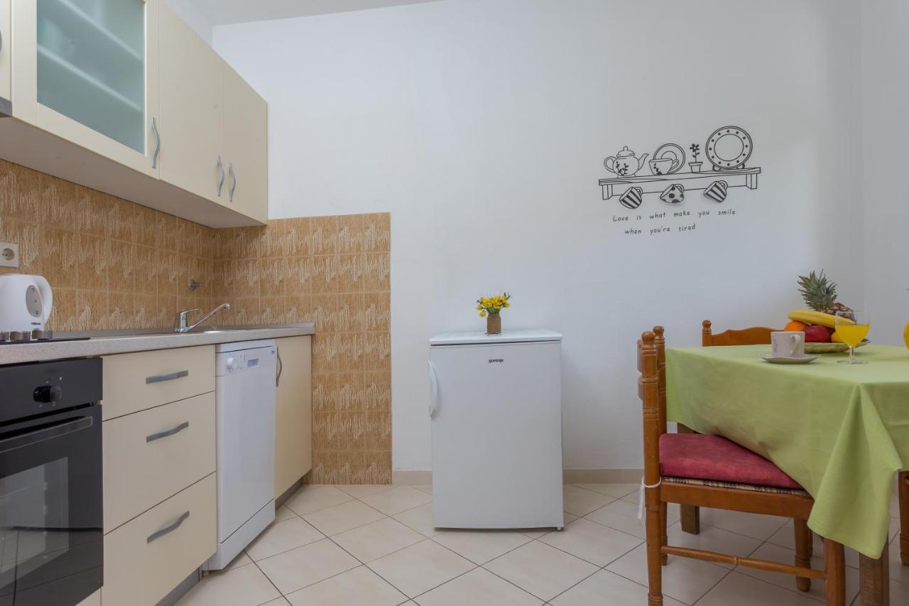 Apartments Marija Bibic Хвар Екстериор снимка