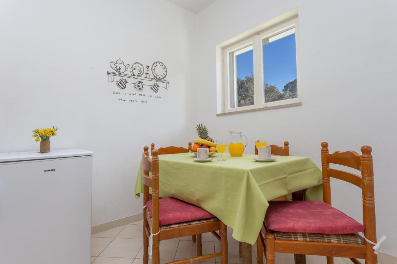 Apartments Marija Bibic Хвар Екстериор снимка